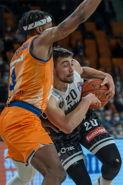 俱乐部上下 俱乐部上下